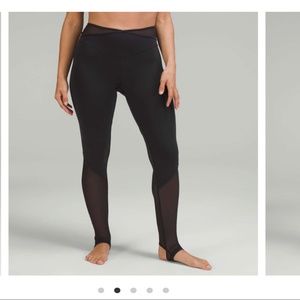 Lululemon Nulu and Crisscross Mesh Stirrup Tight Align - Black - Size 6